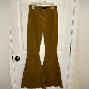Forever 21 Women’s XS Golden Mustard Velour Bell Bottom Pants Raw Hem Mid Rise